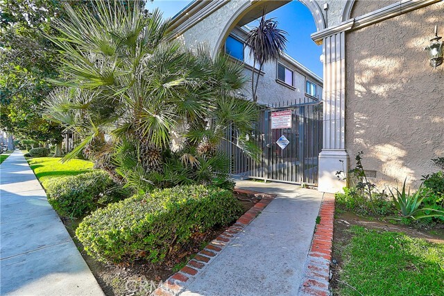 Foto principal - 20159 Cohasset St