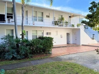 Building Photo - 306 N Lakeside Ct