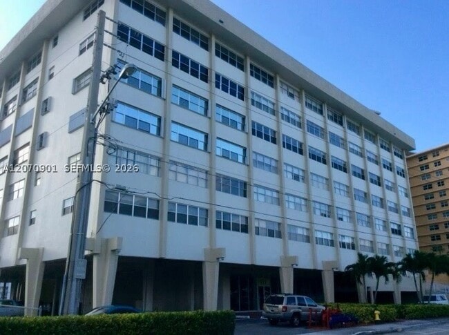 Building Photo - 111 Golden Isles Dr