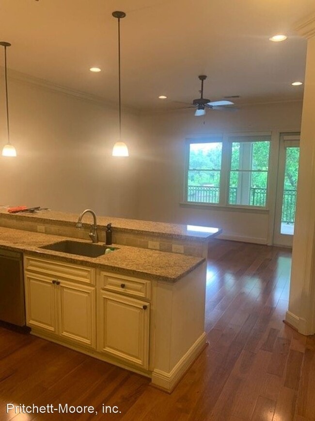 Building Photo - 3 br, 2 bath House - 1650 Jack Warner Pkwy...