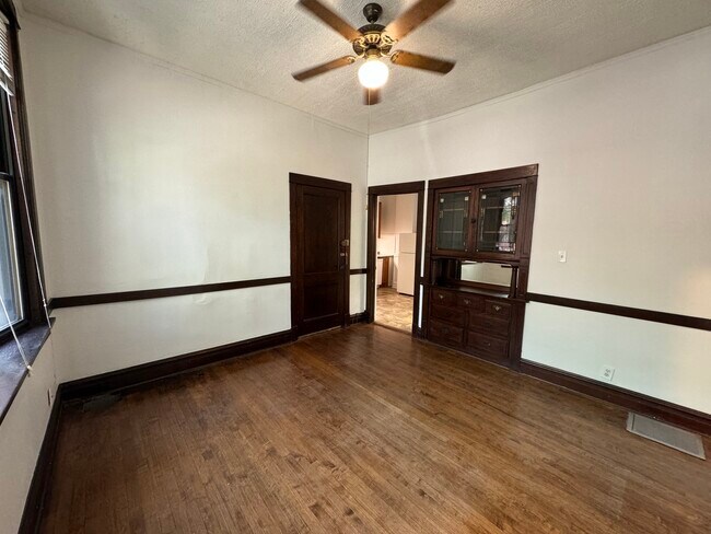 Foto del edificio - 2205 W Grace St