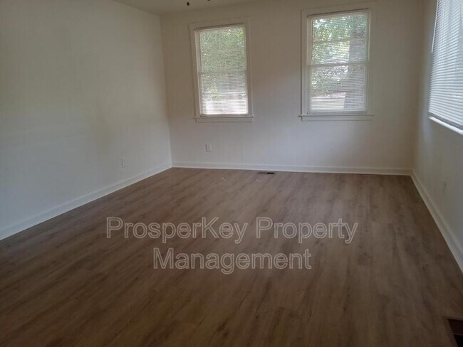 Foto del edificio - 2836 Knox St