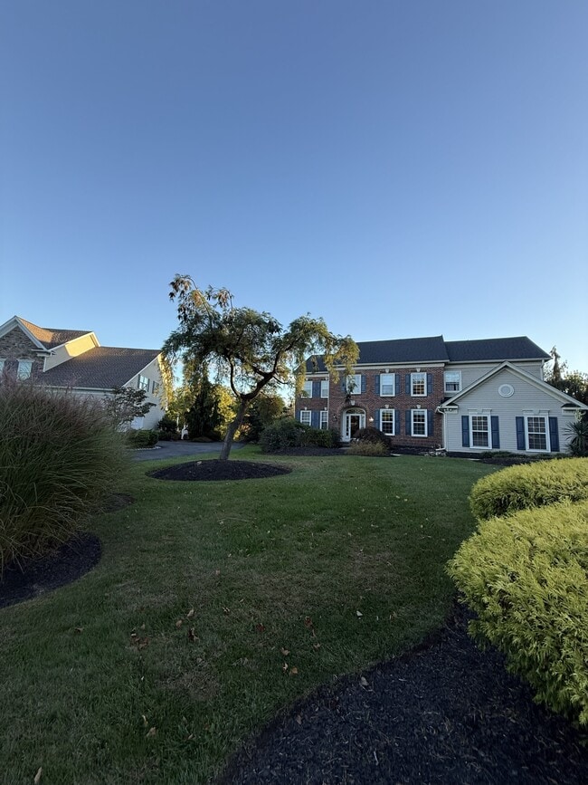 Front - 1006 Glendevon Dr
