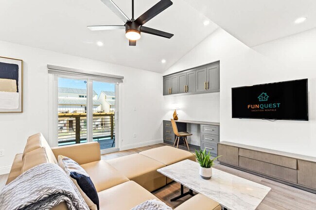 Foto del edificio - 8115 Thomas Dr