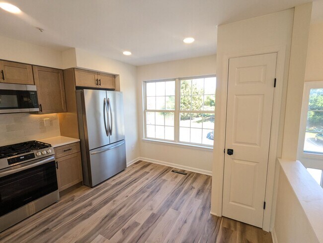Foto del edificio - 7122 Collinsworth Pl