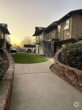 Building Photo - 4233 N Bengston Ave