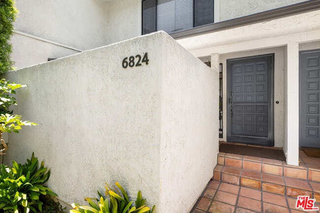 Building Photo - 6824 Las Olas Way
