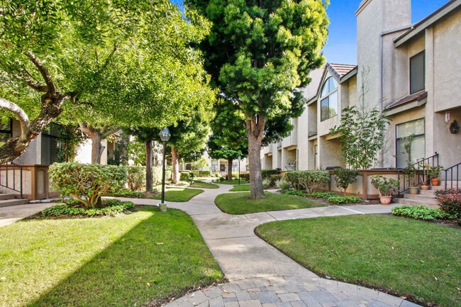 Building Photo - Torrance West High Area Gated Townhome wit...