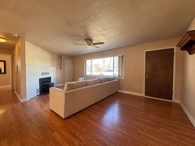 Foto del edificio - 330 2nd Ave