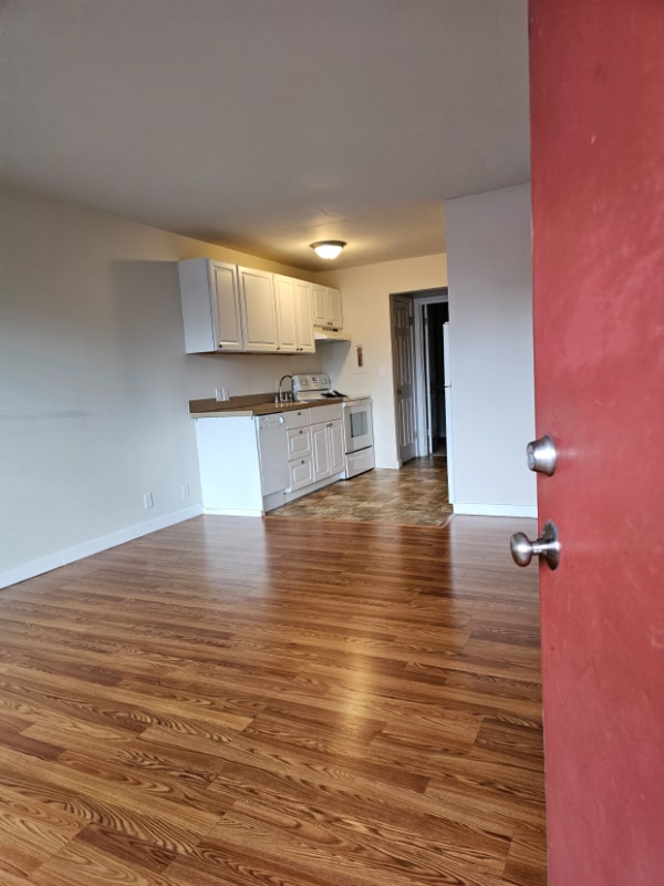 Building Photo - 224 Bellevue Ave E