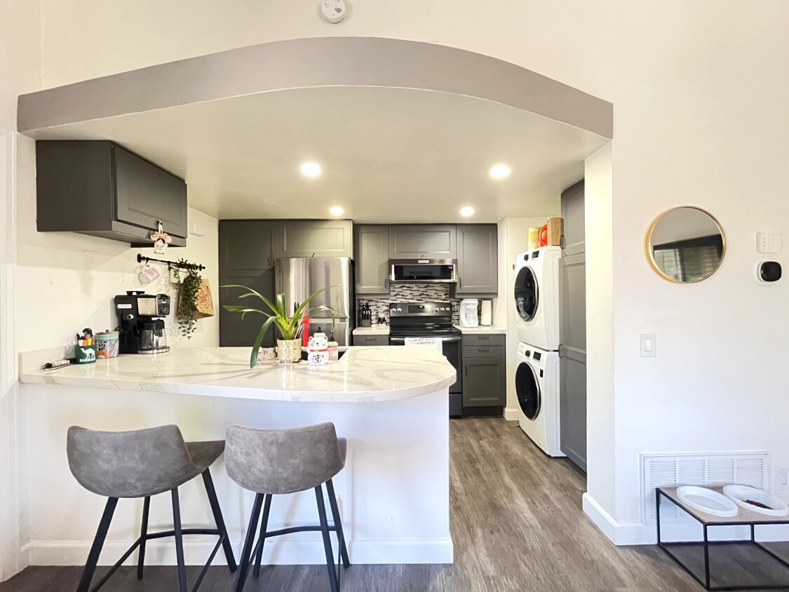 Photo - 3719 Oak Creek Dr (Ontario, CA)