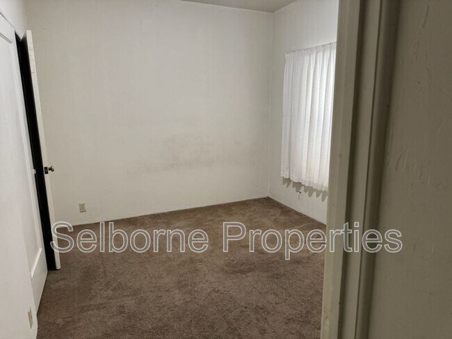 Foto del edificio - 2609 Ivy Dr