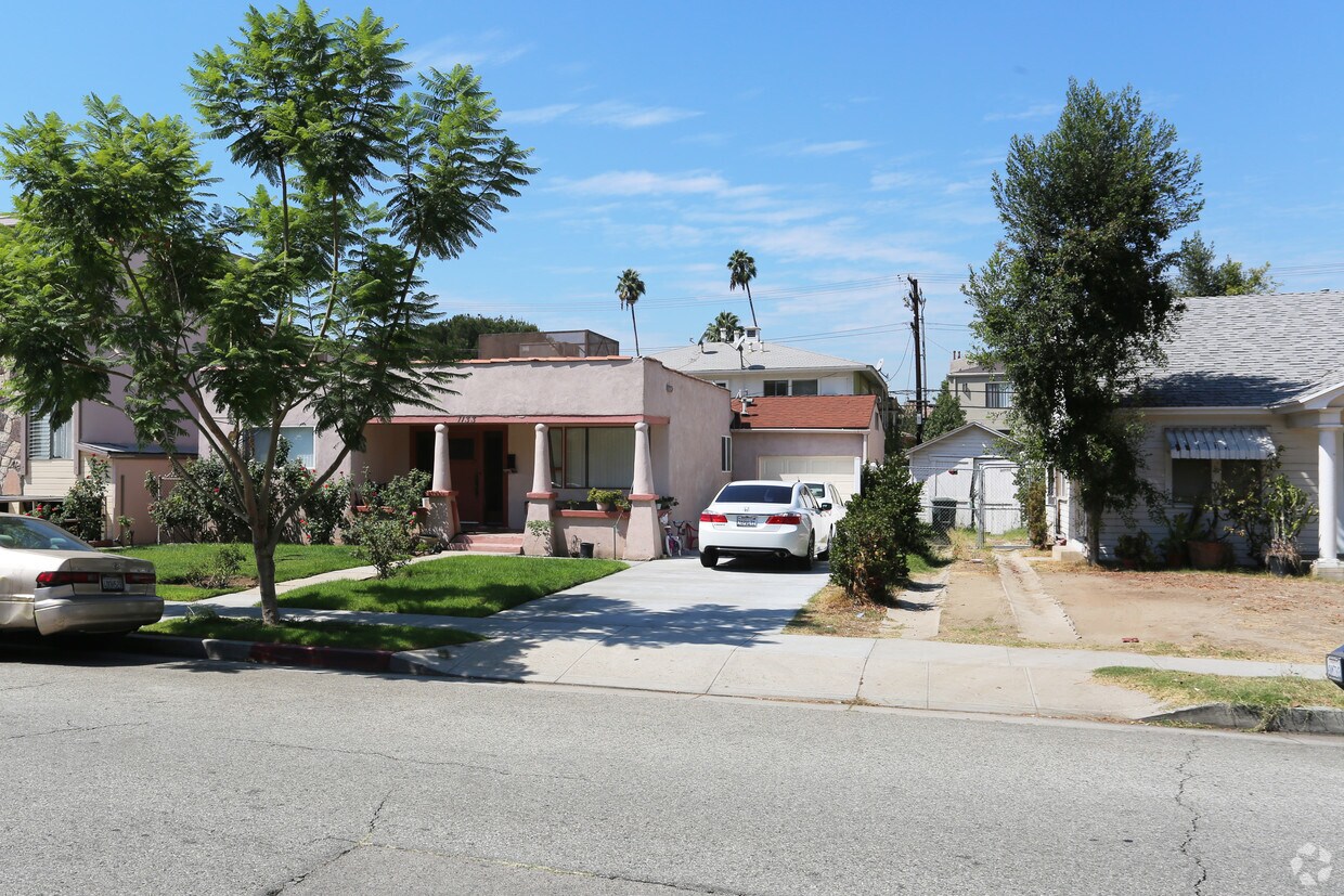 Foto principal - 1145 Melrose Ave