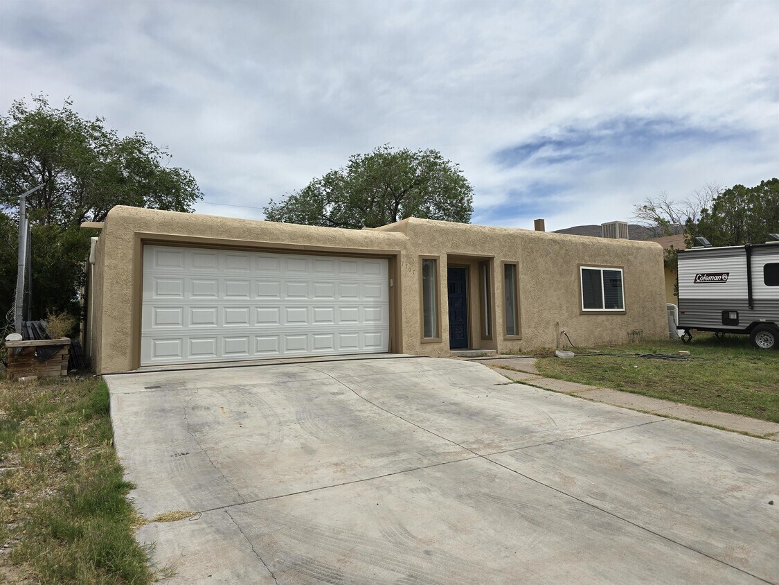 Primary Photo - 1707 Snow Dr