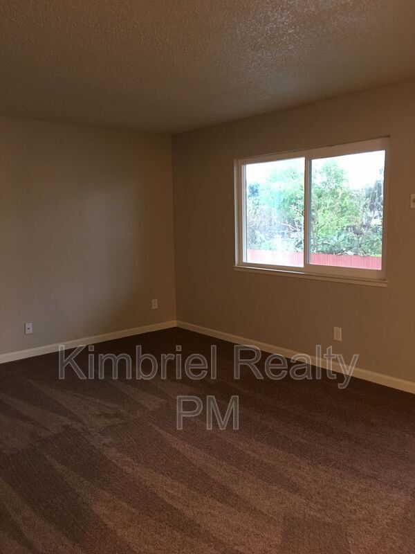 318 6th St Unit 8, Roseville, CA 95678 Condo for Rent in Roseville