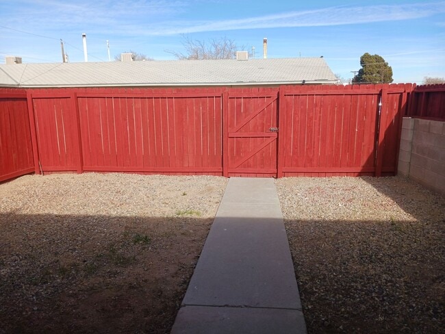 Foto del edificio - AFFORDABLE!!