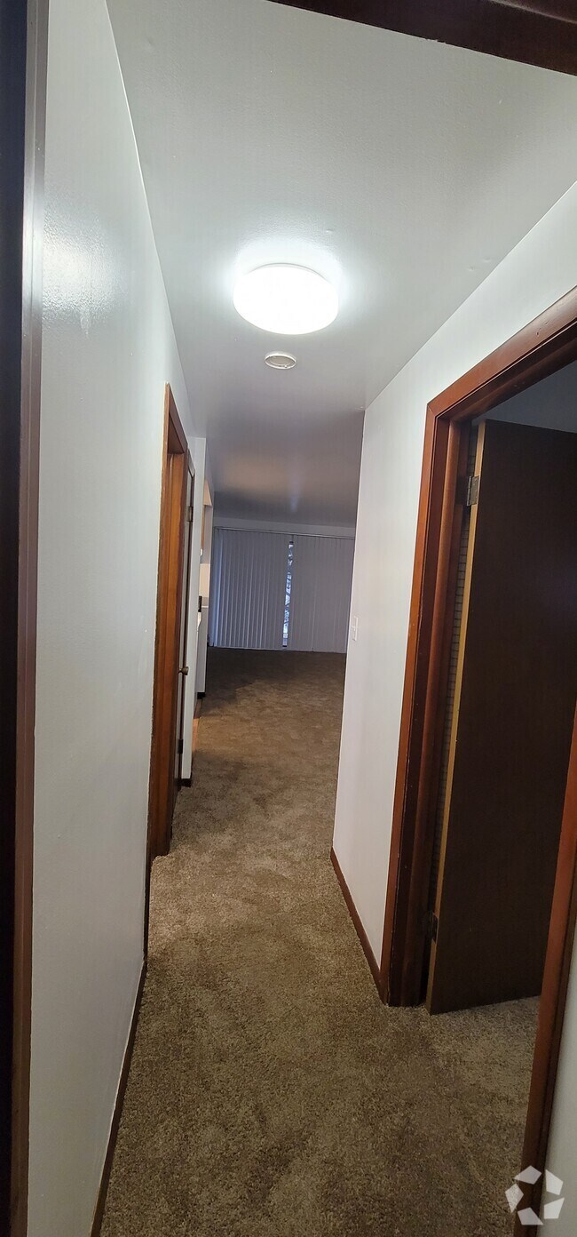 Calumet Bridge Apartments for Rent with a Yard Burnham, IL 1