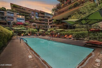 Building Photo - 7131 E Rancho Vista Dr