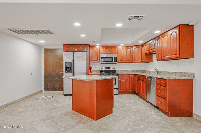Building Photo - 7920 E Camelback Rd