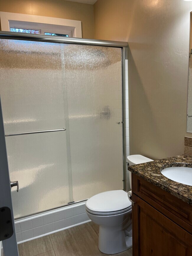 Foto del edificio - 4940 Willow Ln