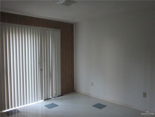 Building Photo - 2102 Miller Ave