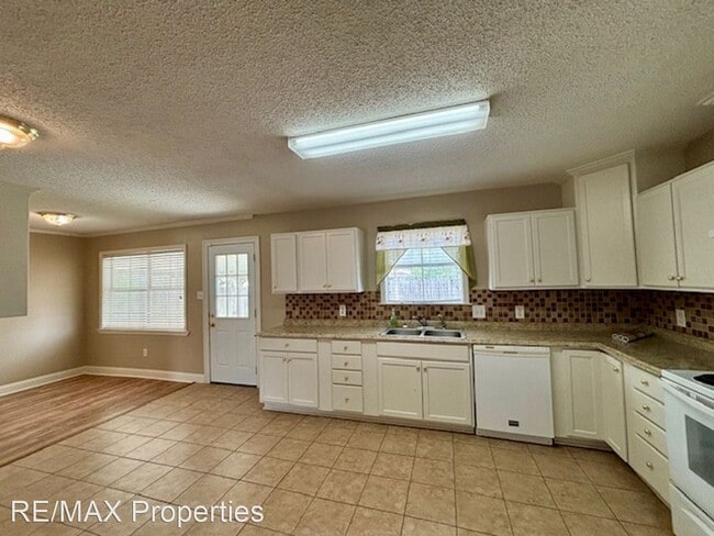 Foto del edificio - 4 br, 3 bath House - 13162 Spellman Lambert