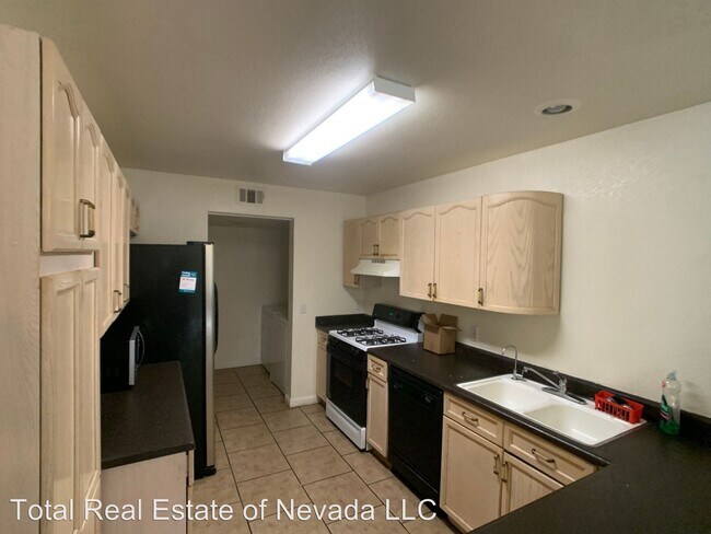 Foto del edificio - 2 br, 2.5 bath House - 7987 Dorinda Avenue