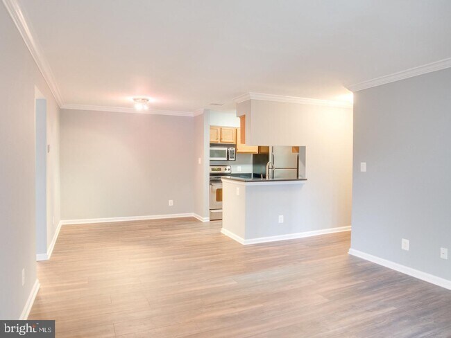 Comedor y cocina - 11710 Olde English Dr