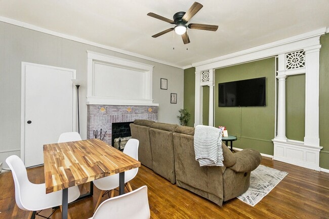 Building Photo - 1901 W Broad St