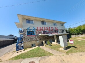 Building Photo - 1011 S Lincoln Park Dr