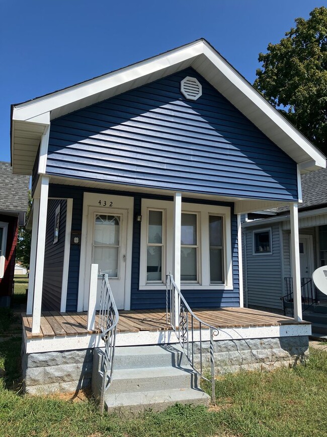 Building Photo - 432 2nd Ave