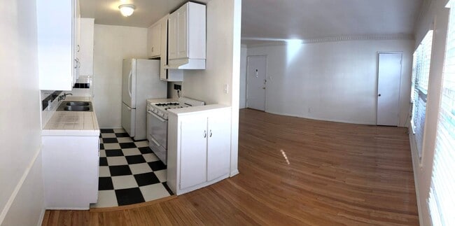 Foto del edificio - 1 Bed + 1 Bath Second Floor Unit!