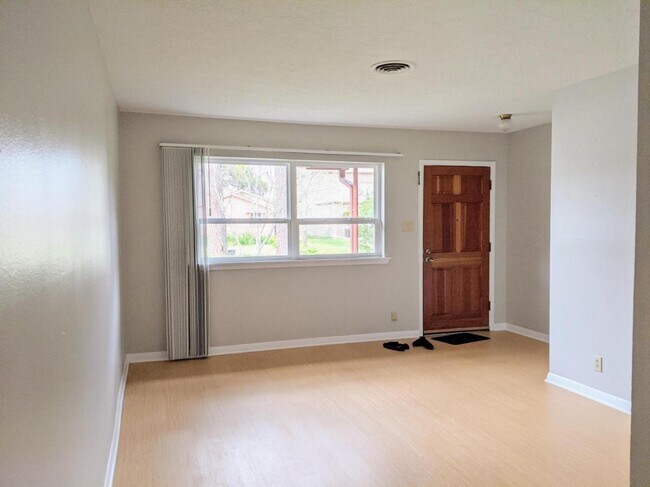 Foto del edificio - 5527 Darnell St