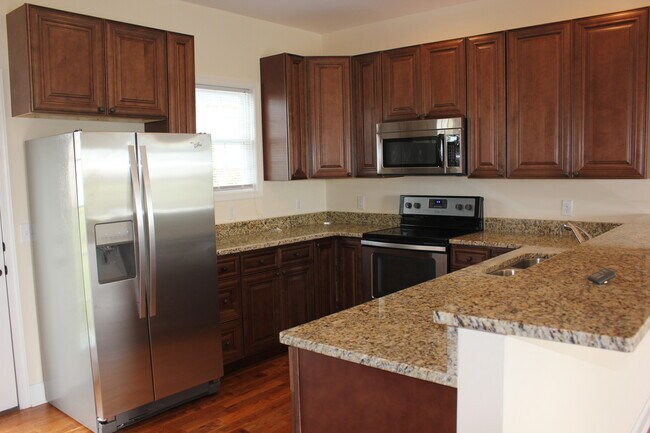 Foto del edificio - Duplex in Turner Ashby School District