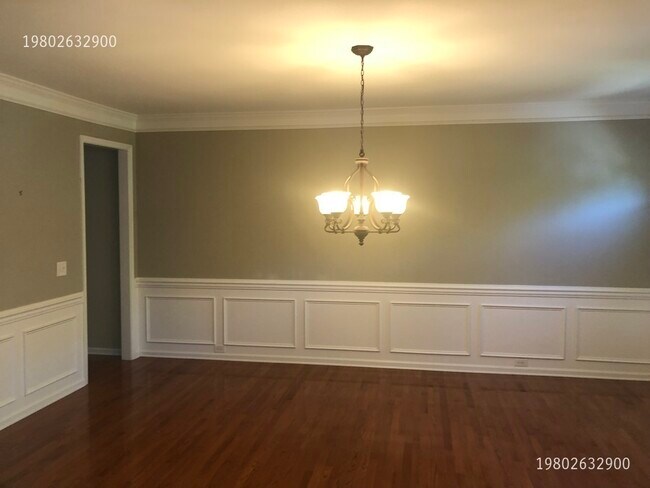 Building Photo - 10710 Drake Hill Dr