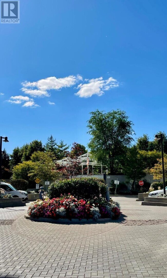 Photo du bâtiment - 88 Grangeway Ave