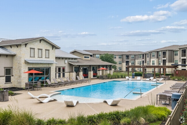 Pool - The Bend at Crescent Pointe