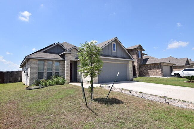 Building Photo - 6109 Hercules Ave