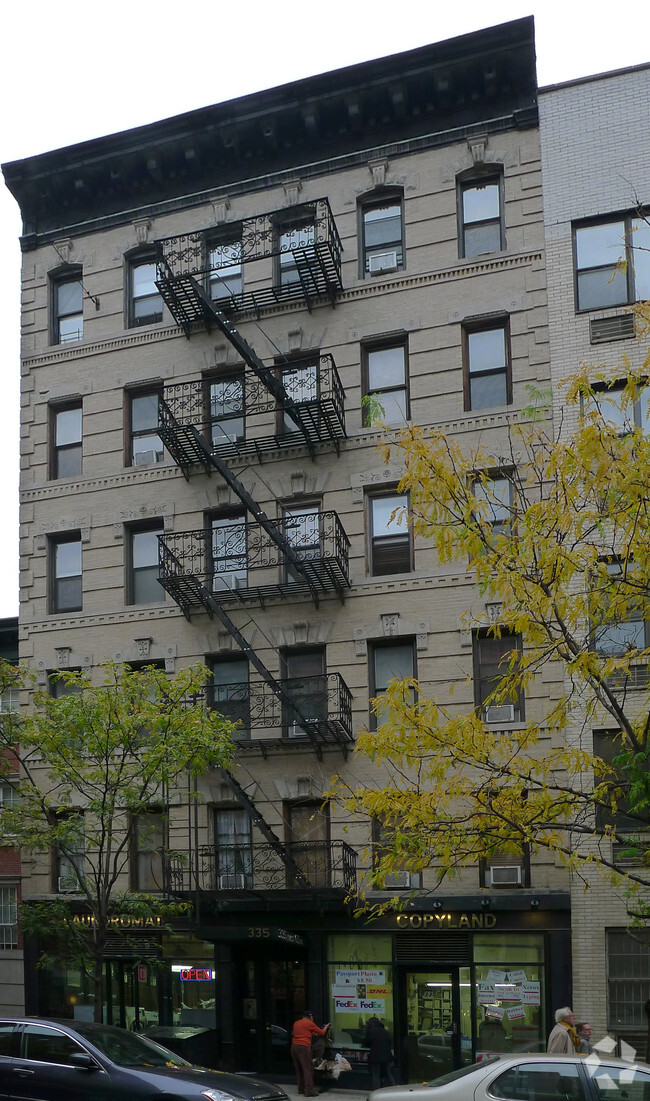 Foto del edificio - 335 E 65th St