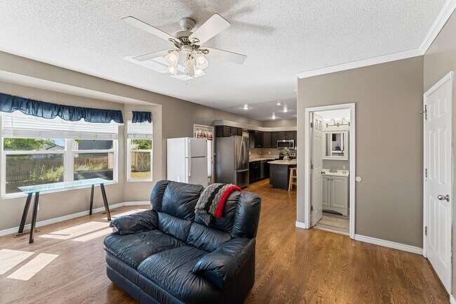 Foto del edificio - Spacious Home in Highly Desirable Windmill Mesa