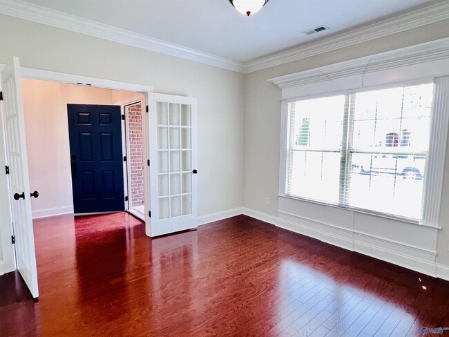 Building Photo - 104 Woodvale Dr