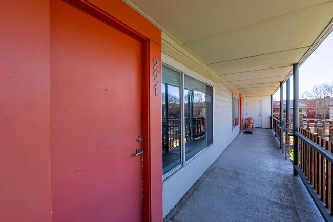 Foto del edificio - Modern 2 bed, 2 bath condo in South Austin