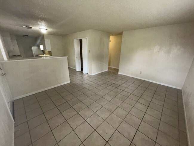 Foto del edificio - 1814 Gaynor Dr