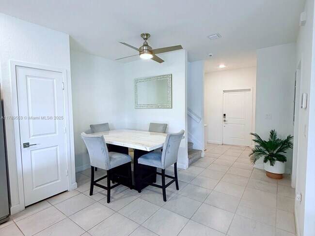 Foto del edificio - 2478 SE 10th St