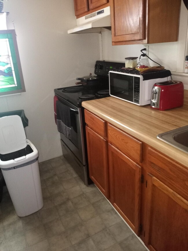Kitchen - 151 Red Toad Rd