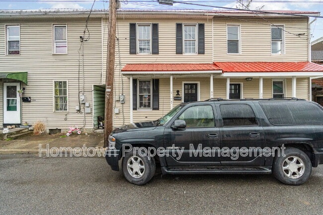 Building Photo - 608 North St