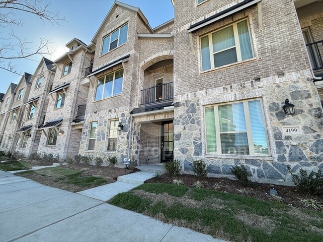 Building Photo - 4185 La Plata Dr