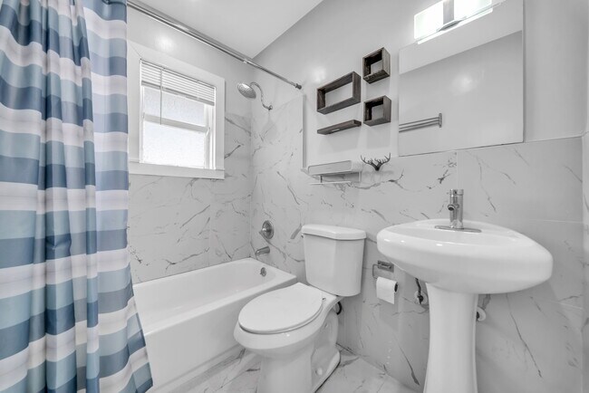 Building Photo - 1815 McKinley St