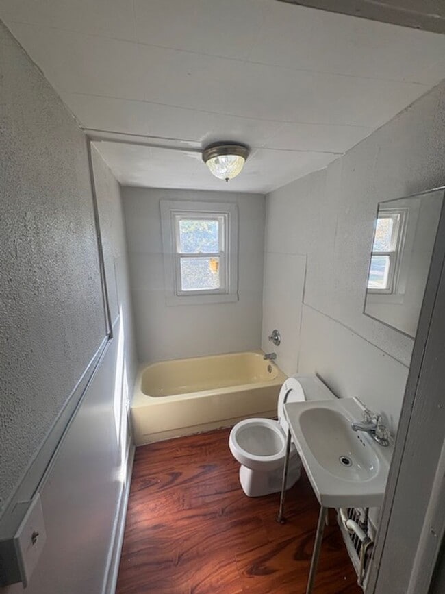 Building Photo - 3 bedroom / 2 bathroom home in Peoria