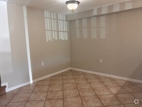Building Photo - 9430 Ivy Brook Run